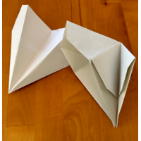 紙飛行機と紙鉄砲