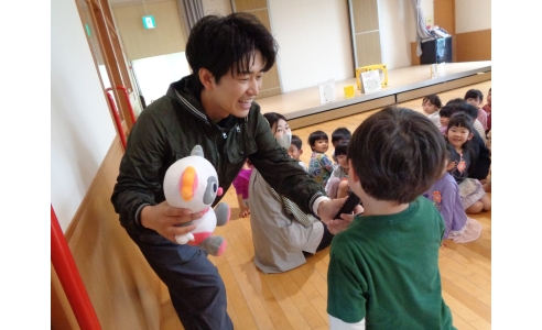 【読み聞かせ】遊コスモス小新保育園